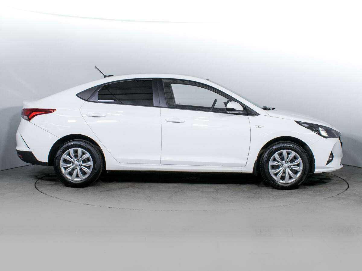 Hyundai Solaris 2021 года с пробегом. Фото: #3