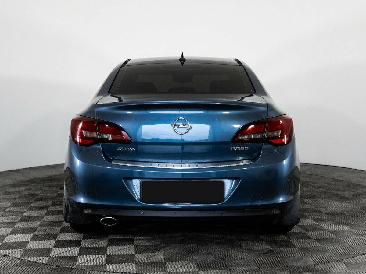 Opel Astra 2012 года с пробегом. Фото: #4