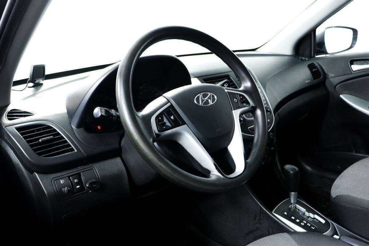 Hyundai Solaris 2012 года с пробегом. Фото: #12