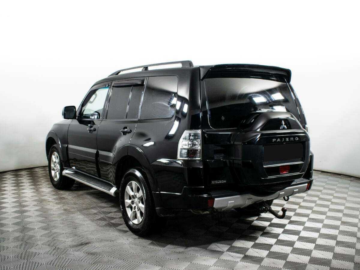 Mitsubishi Pajero 2015 года с пробегом. Фото: #4