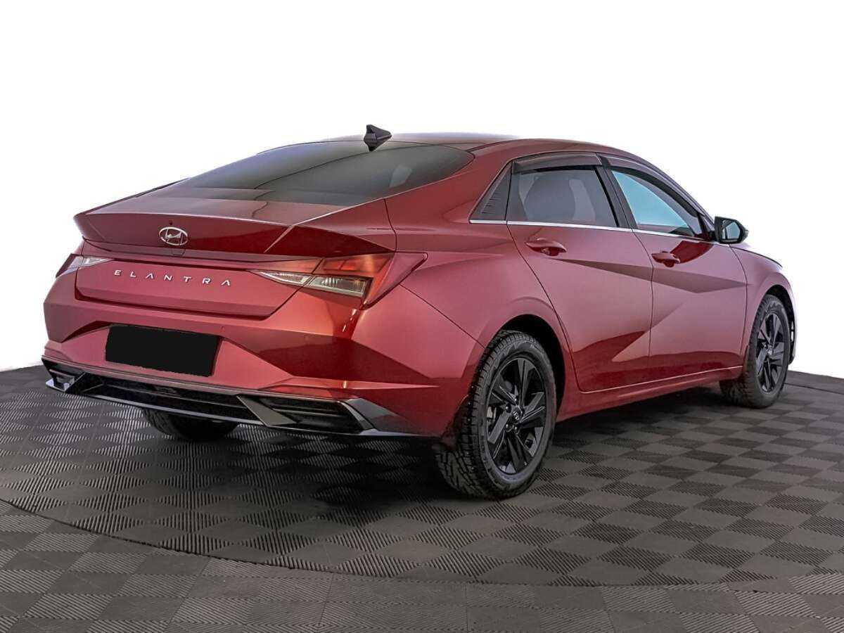 Hyundai Elantra 2021 года с пробегом. Фото: #4