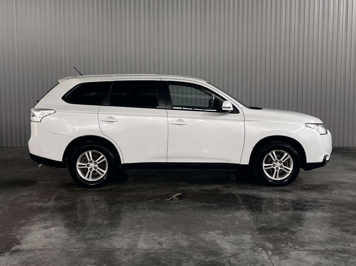 Mitsubishi Outlander 2013 года с пробегом. Фото: #3