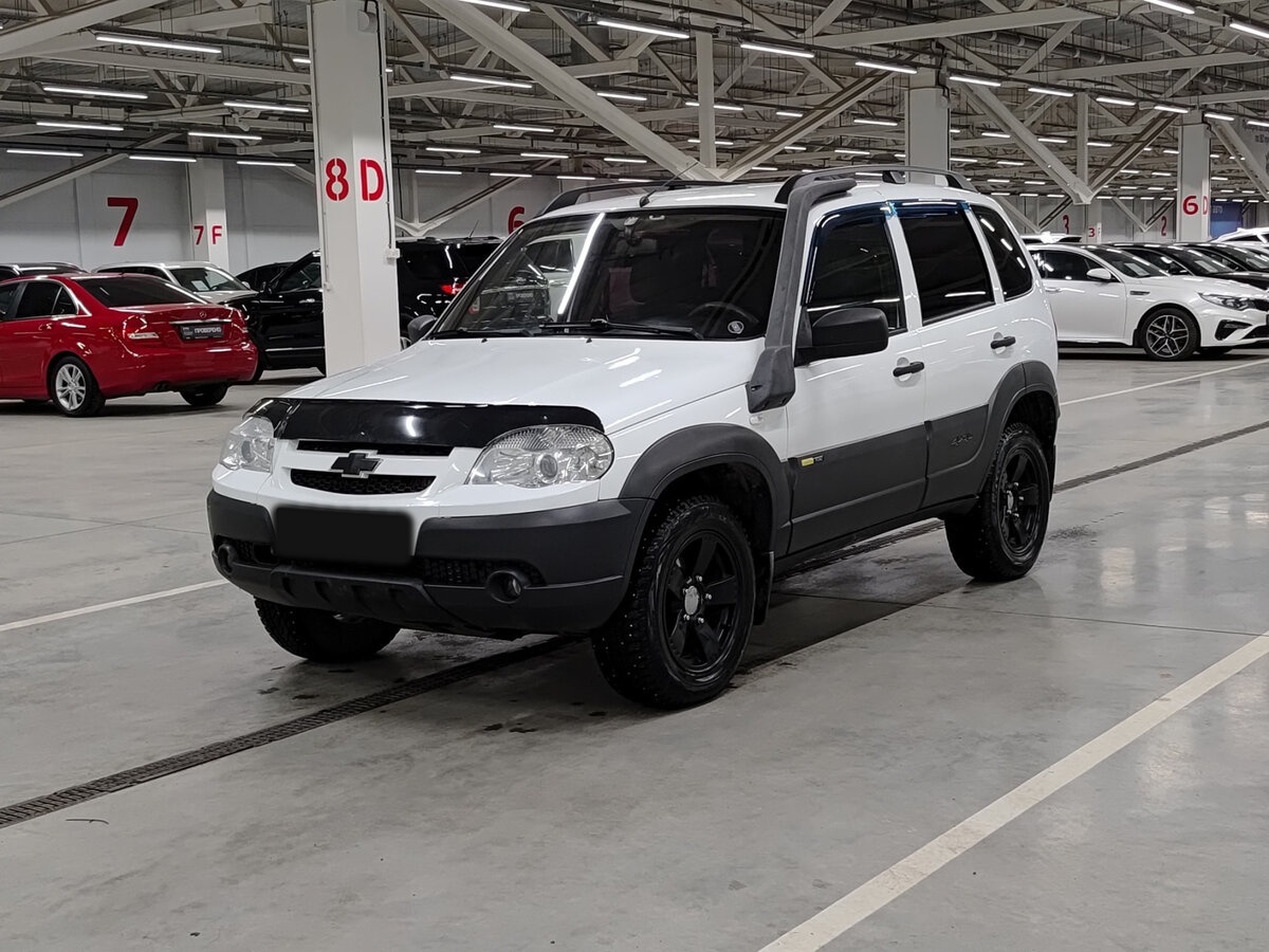 Chevrolet Niva 2017 года с пробегом. Посмотреть фото