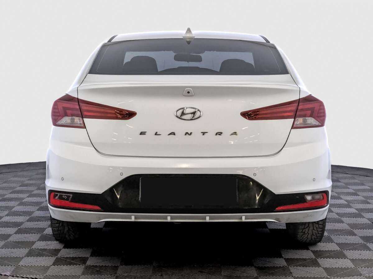 Hyundai Elantra 2020 года с пробегом. Фото: #5