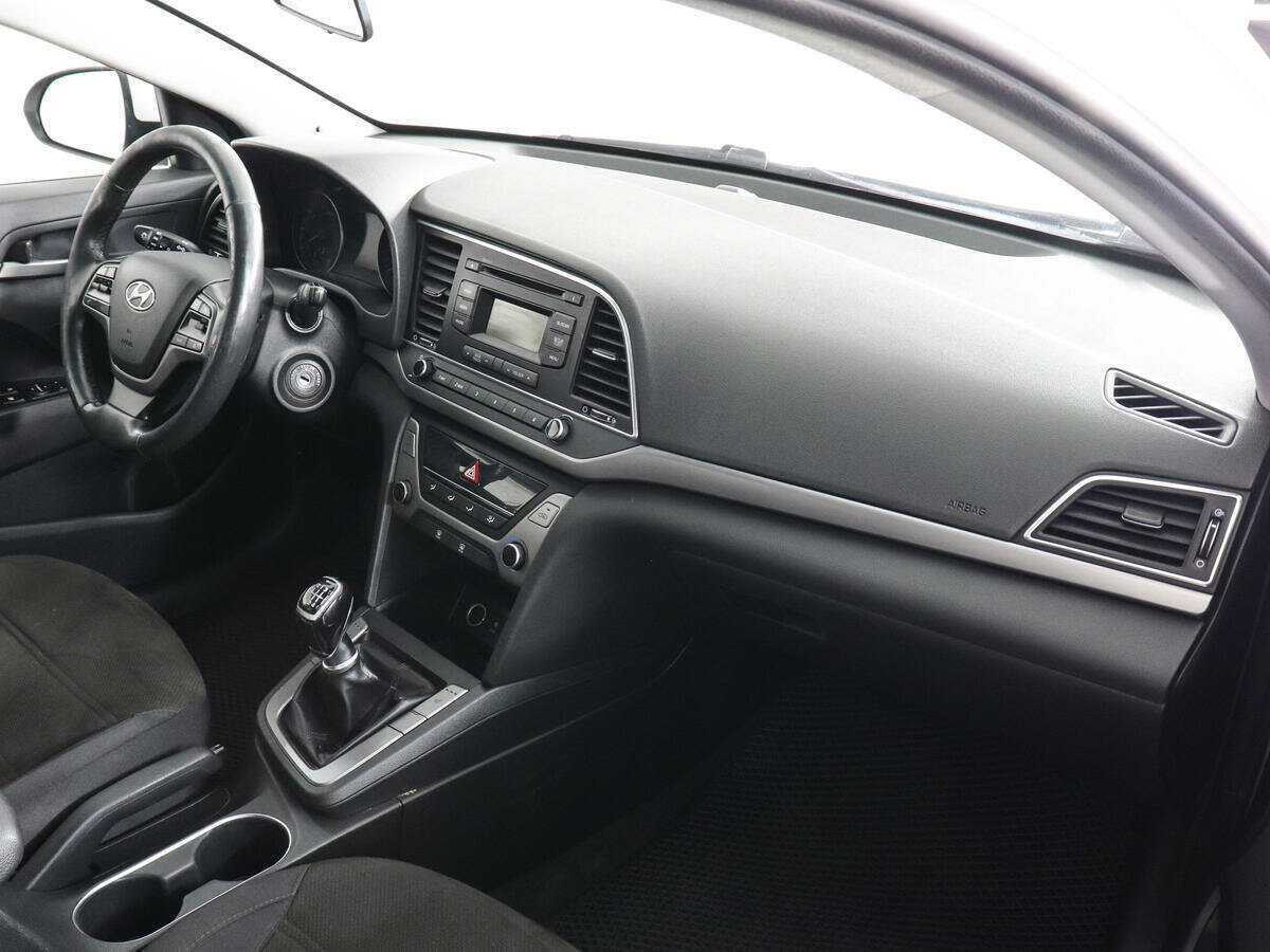 Hyundai Elantra 2018 года с пробегом. Фото: #4