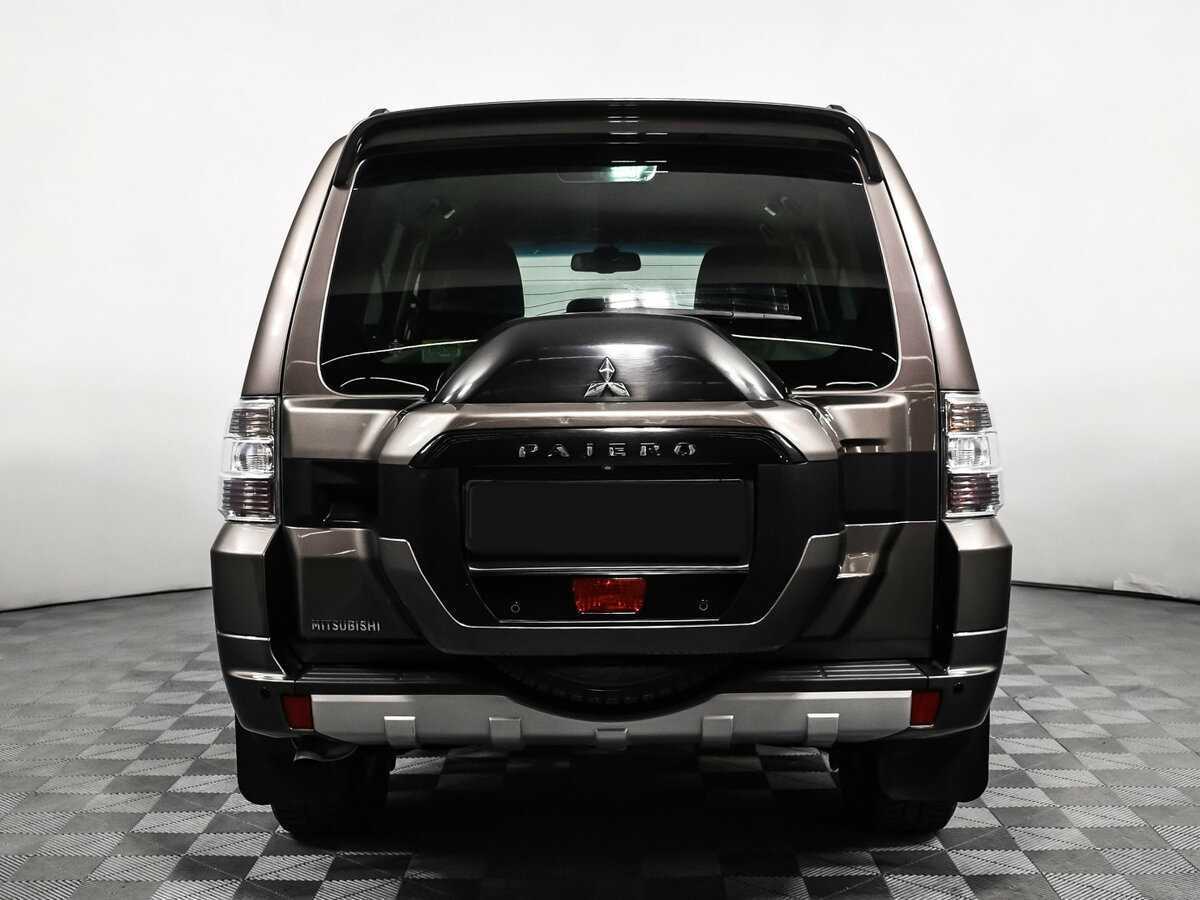 Mitsubishi Pajero 2015 года с пробегом. Фото: #5