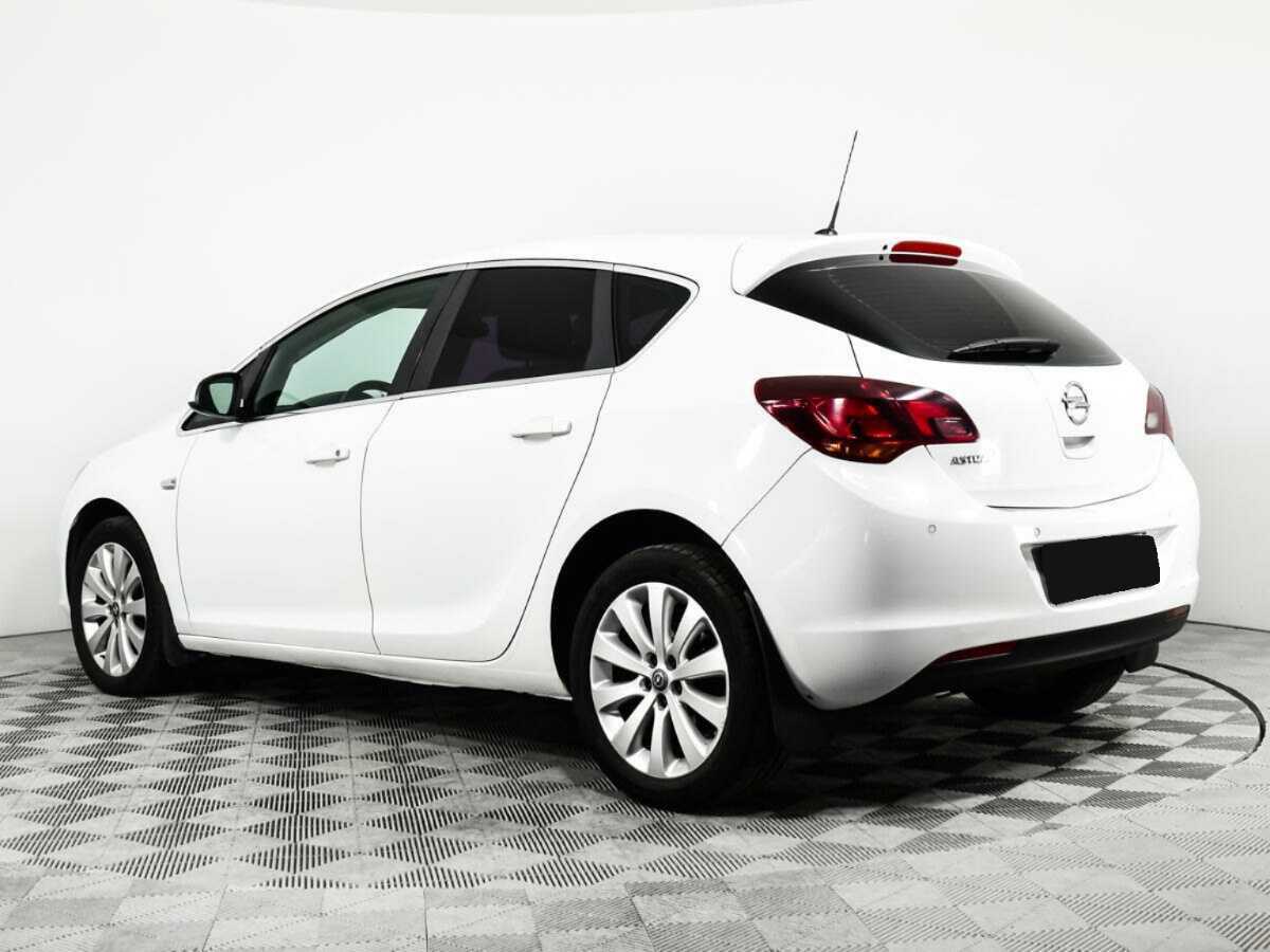 Opel Astra 2012 года с пробегом. Фото: #5