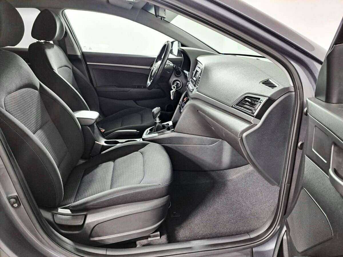 Hyundai Elantra 2018 года с пробегом. Фото: #10