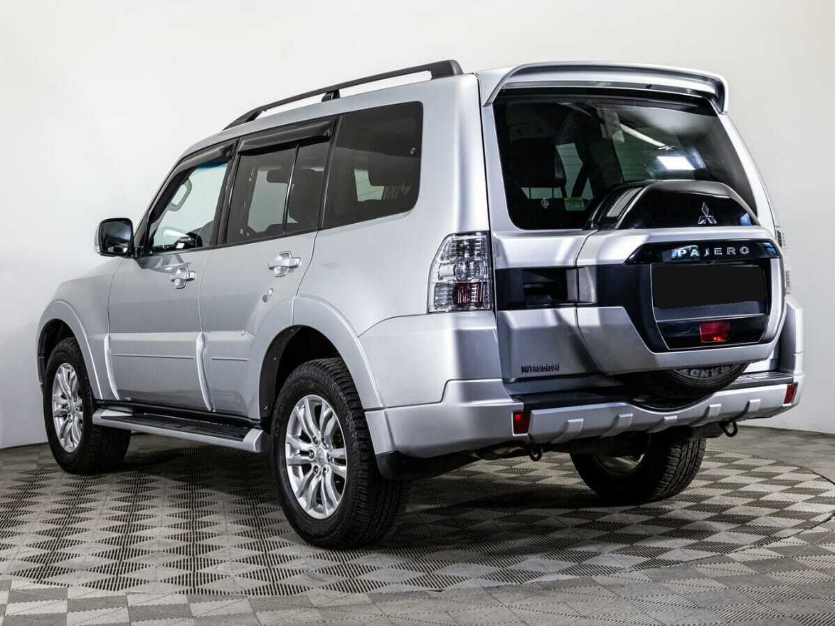 Mitsubishi Pajero 2017 года с пробегом. Фото: #6