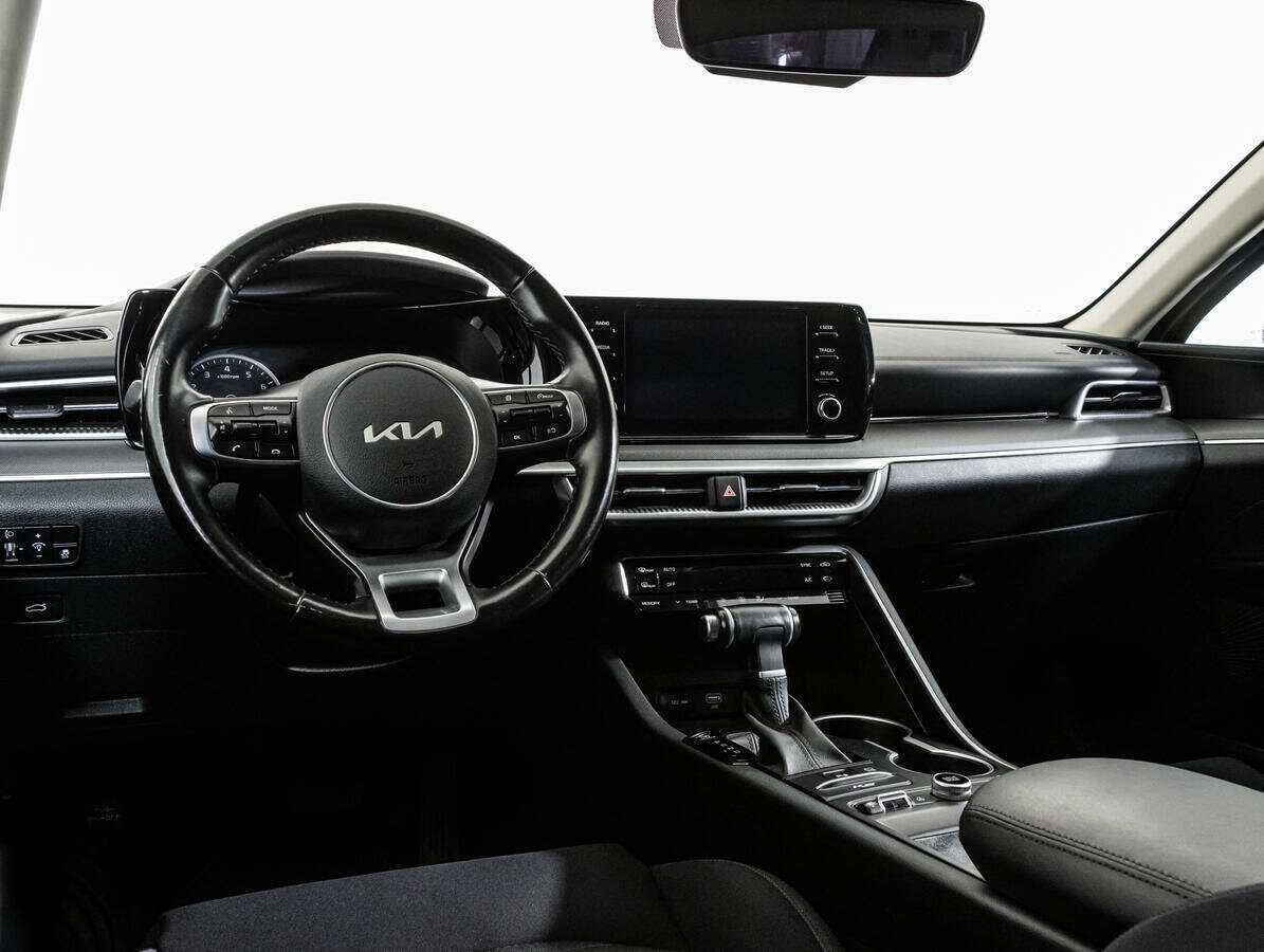 Kia K5 2021 года с пробегом. Фото: #8