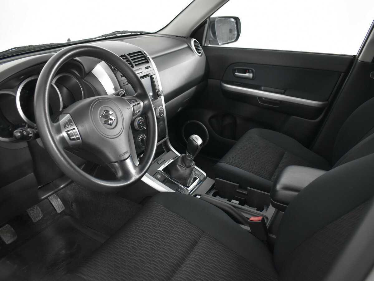 Suzuki Grand Vitara 2013 года с пробегом. Фото: #11