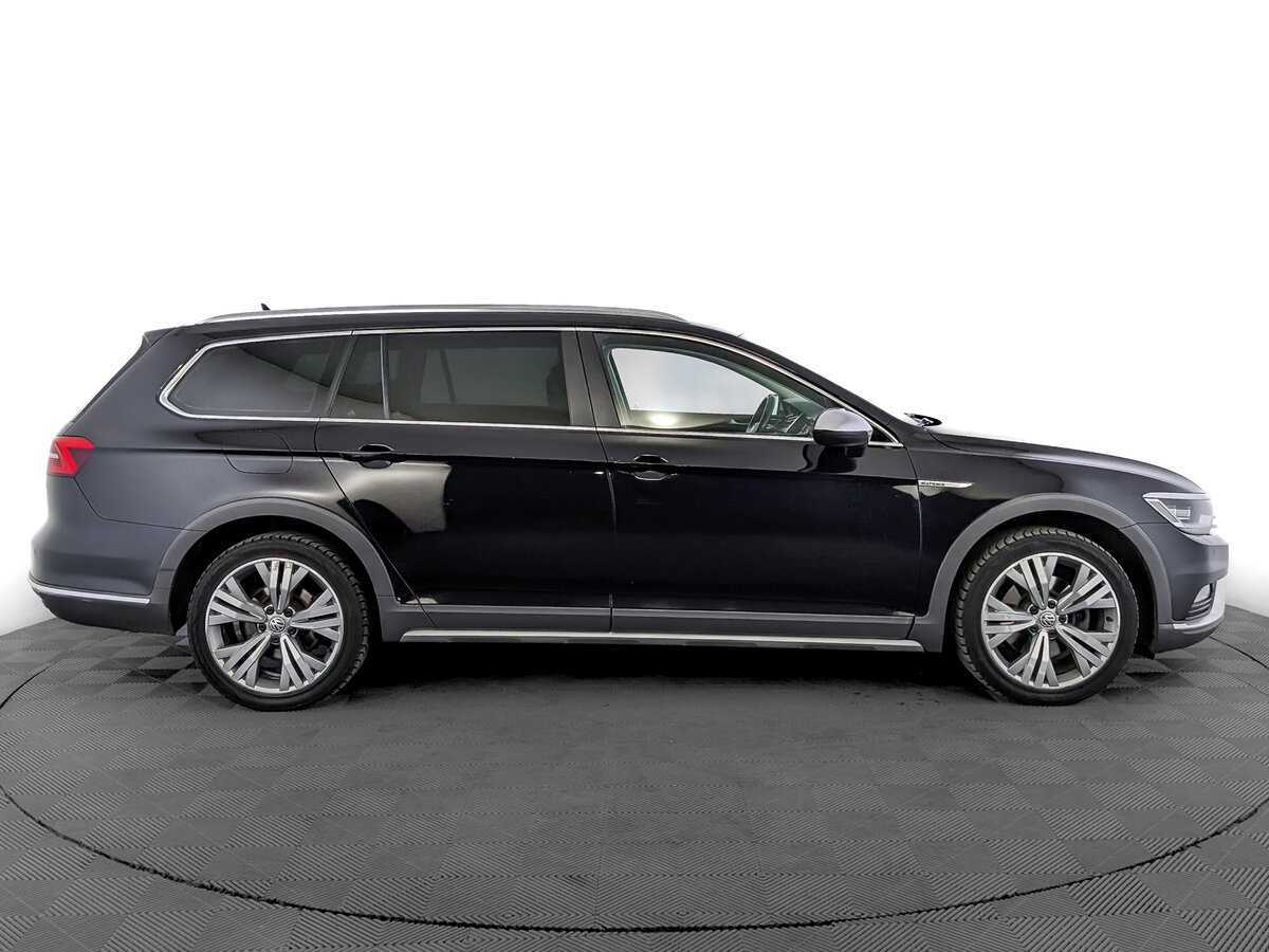 Volkswagen Passat 2018 года с пробегом. Фото: #3