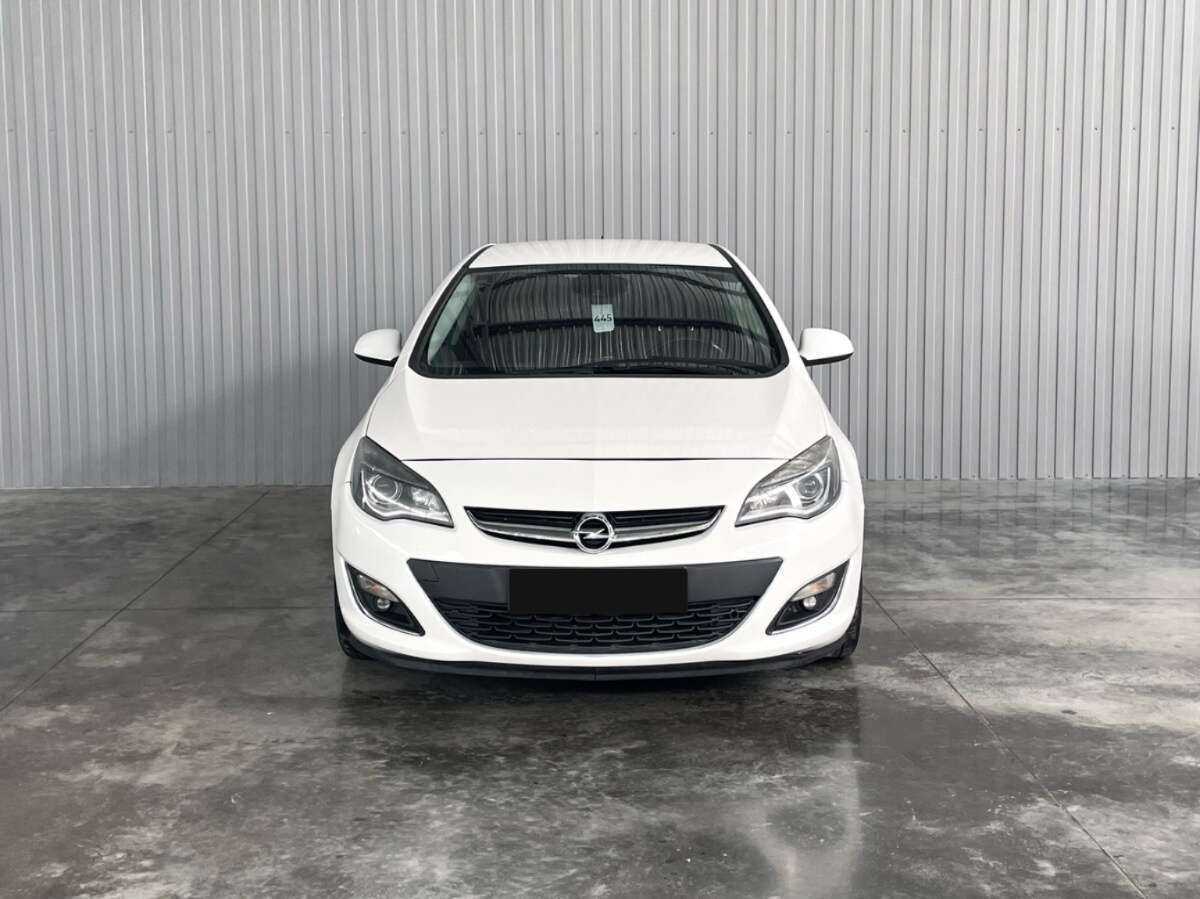 Opel Astra 2014 года с пробегом. Фото: #1