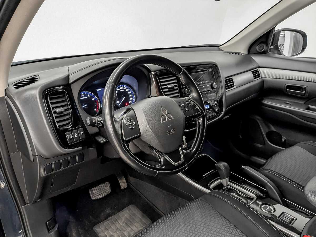 Mitsubishi Outlander 2017 года с пробегом. Фото: #15