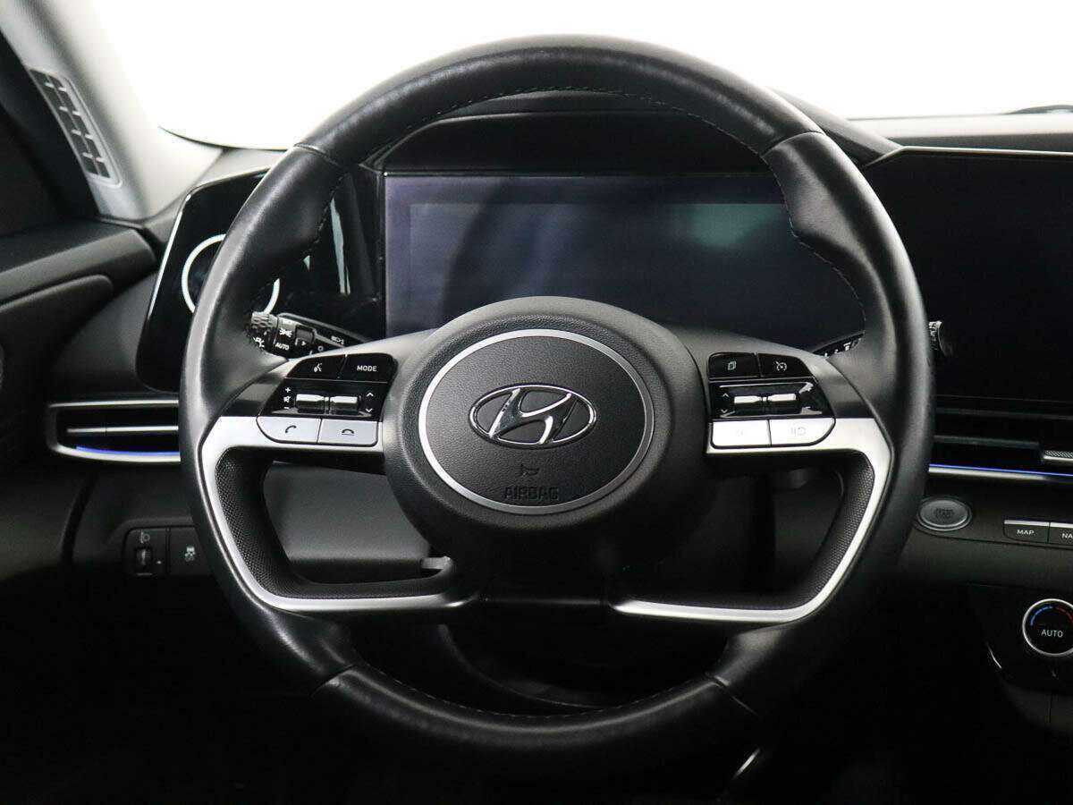 Hyundai Elantra 2021 года с пробегом. Фото: #12