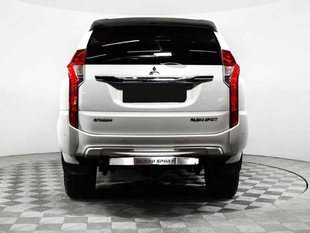 Mitsubishi Pajero Sport 2018 года с пробегом. Фото: #3
