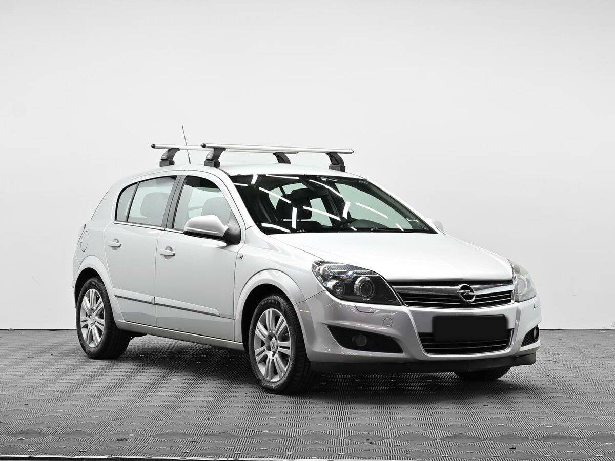 Opel Astra 2012 года с пробегом. Фото: #1