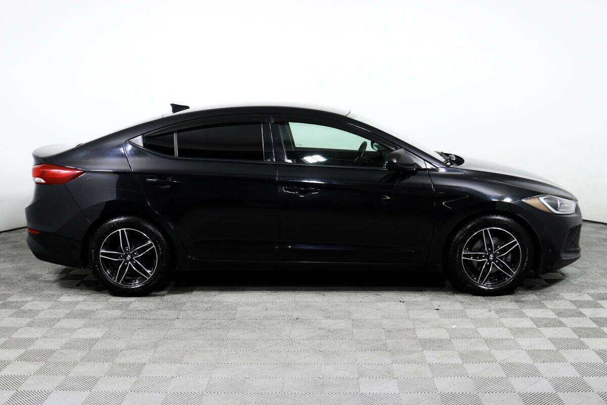 Hyundai Elantra 2018 года с пробегом. Фото: #3