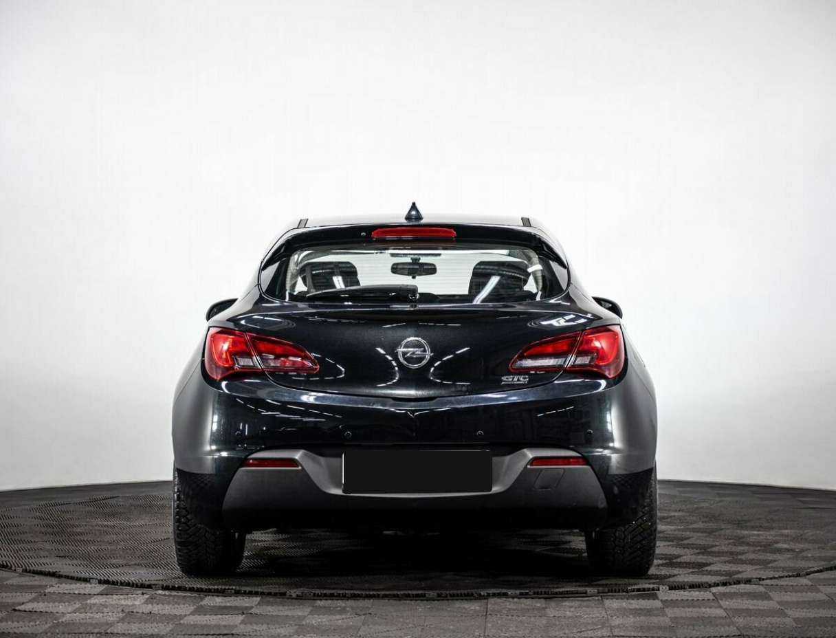 Opel Astra 2013 года с пробегом. Фото: #4