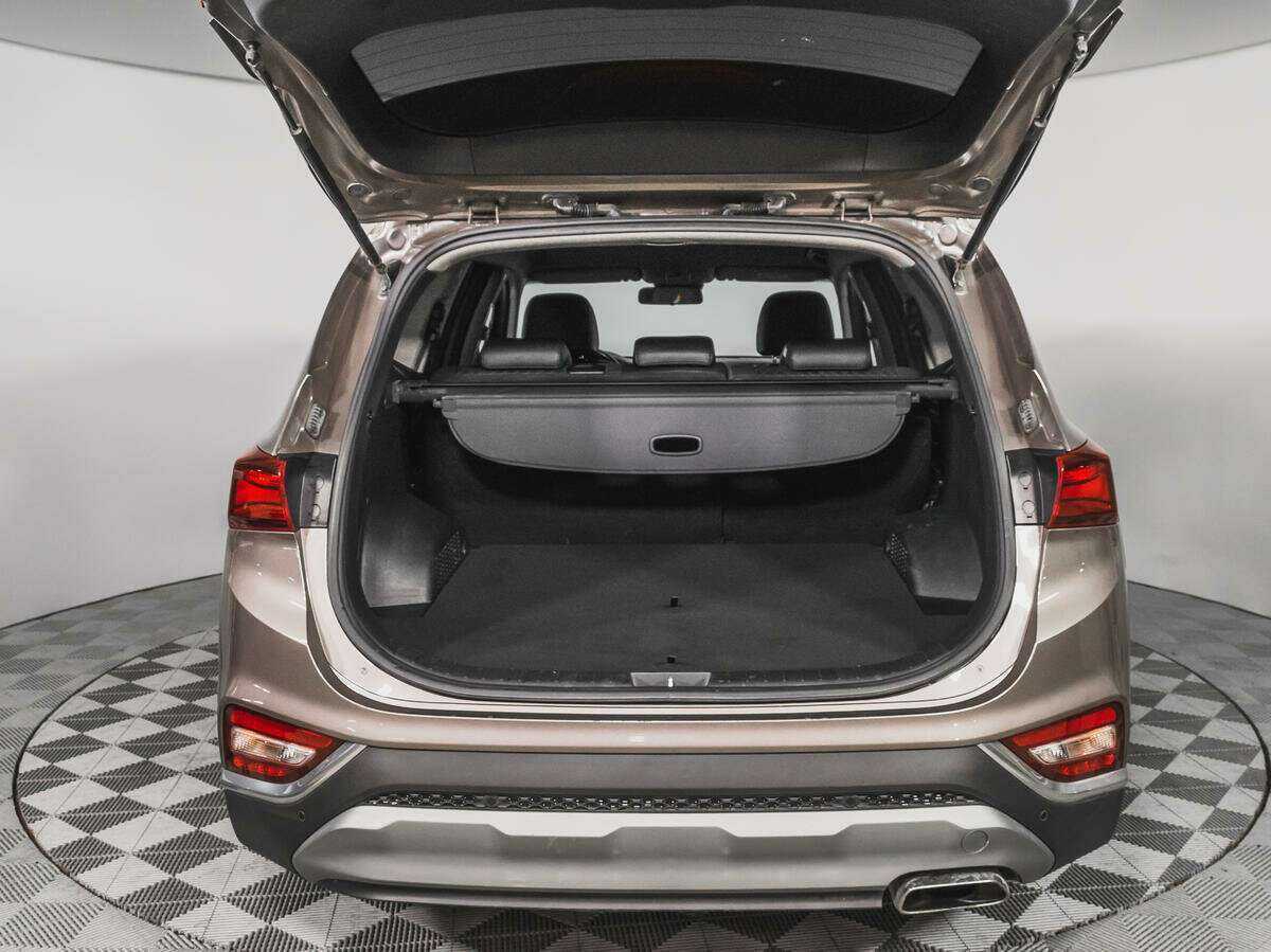 Hyundai Santa Fe 2018 года с пробегом. Фото: #16