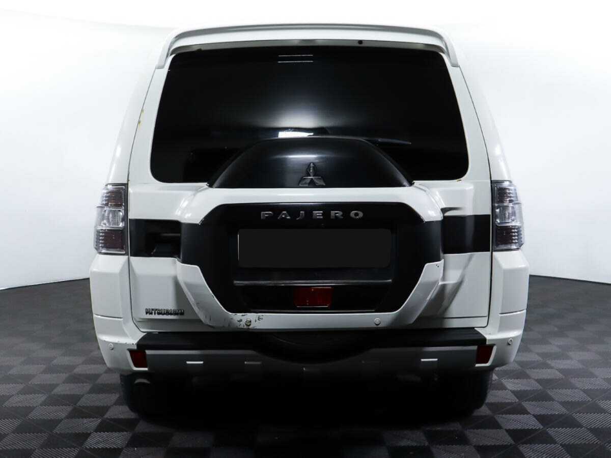 Mitsubishi Pajero 2014 года с пробегом. Фото: #3