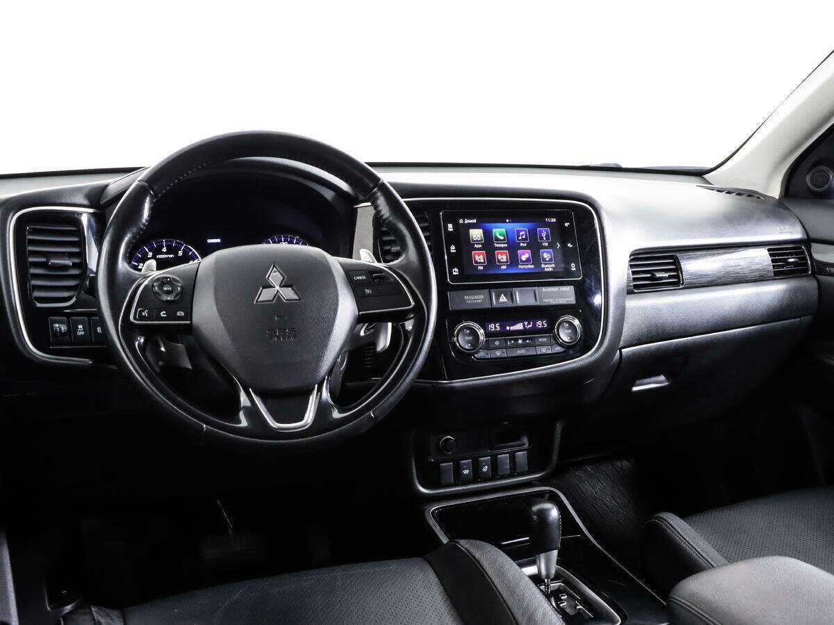 Mitsubishi Outlander 2018 года с пробегом. Фото: #10
