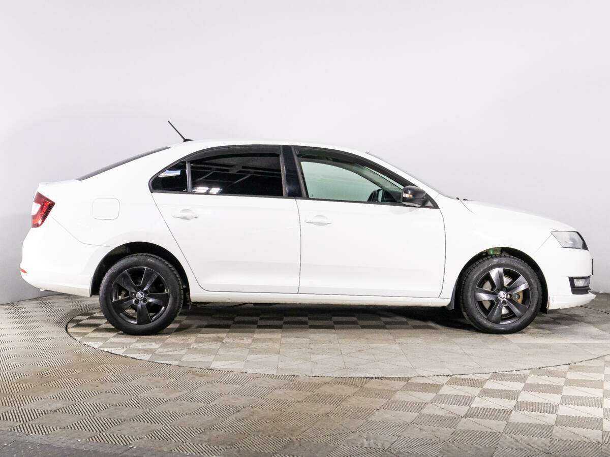 Skoda Rapid 2018 года с пробегом. Фото: #3
