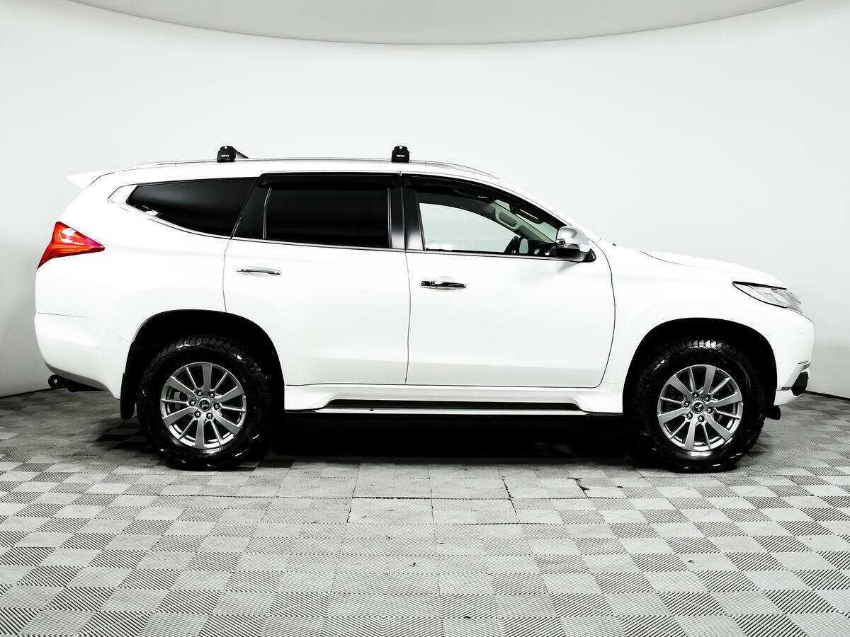 Mitsubishi Pajero Sport 2019 года с пробегом. Фото: #3