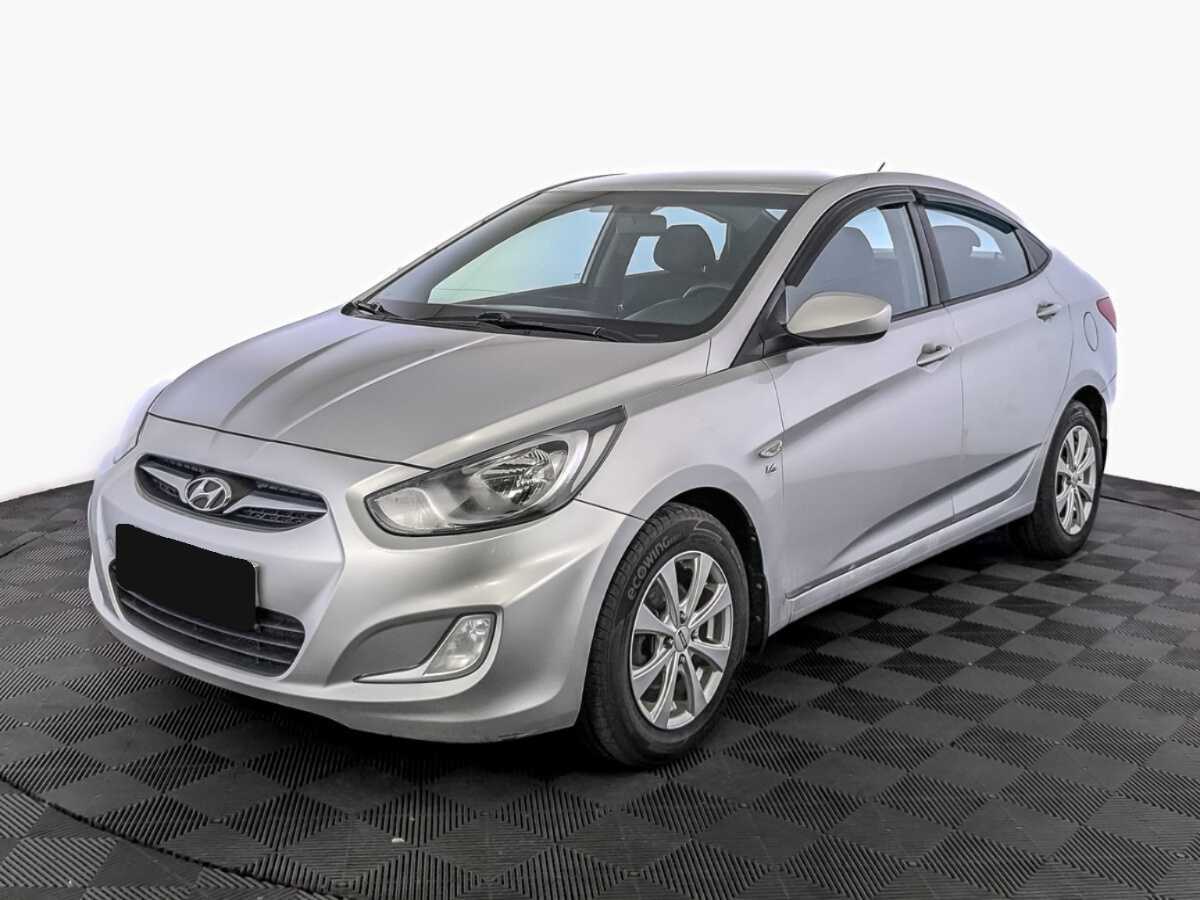 Hyundai Solaris 2012 года с пробегом. Посмотреть фото