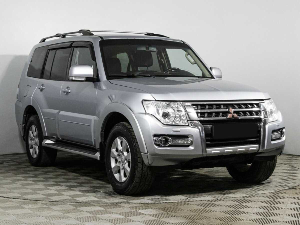 Mitsubishi Pajero 2015 года с пробегом. Фото: #2