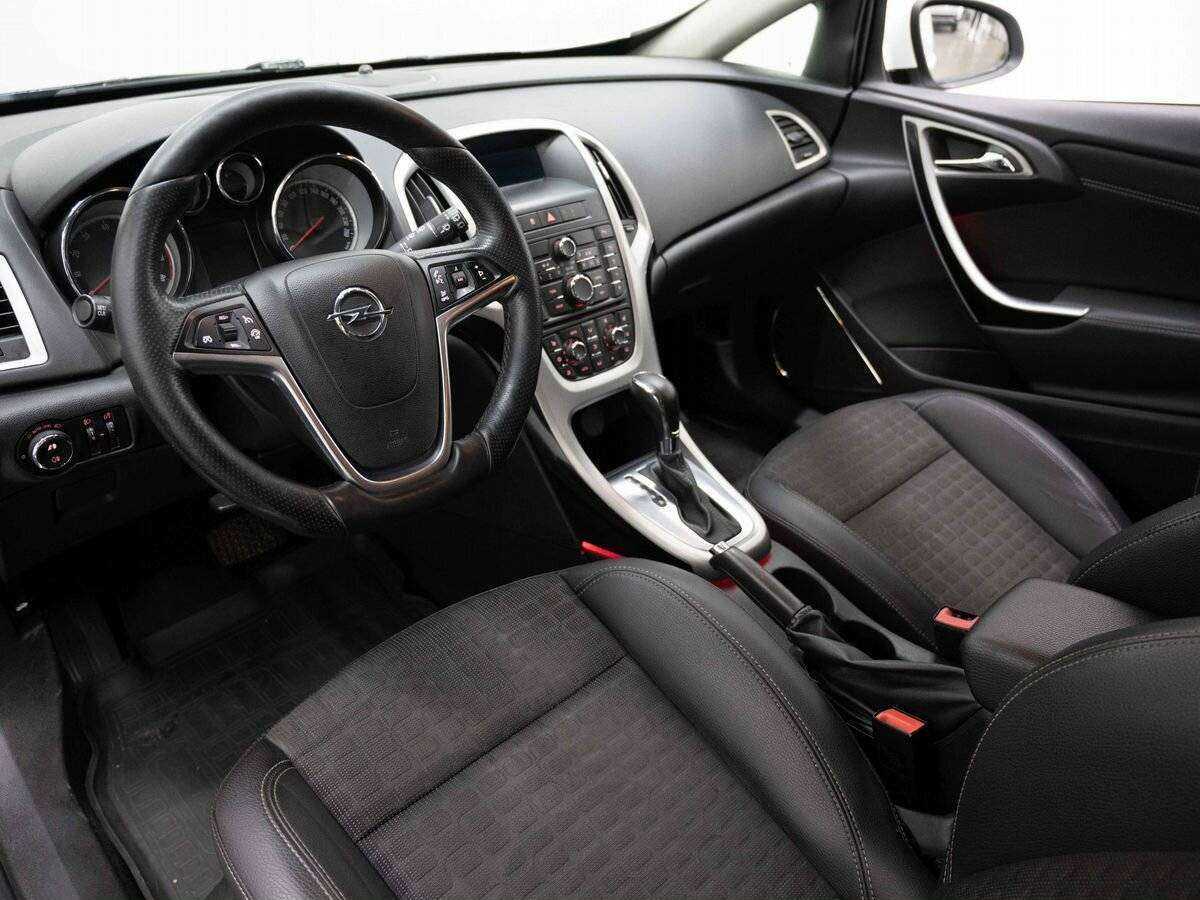 Opel Astra 2012 года с пробегом. Фото: #6