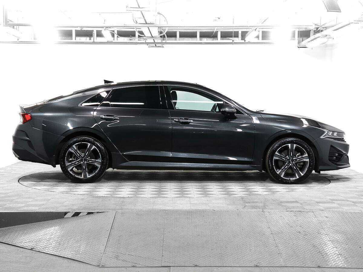 Kia K5 2021 года с пробегом. Фото: #3