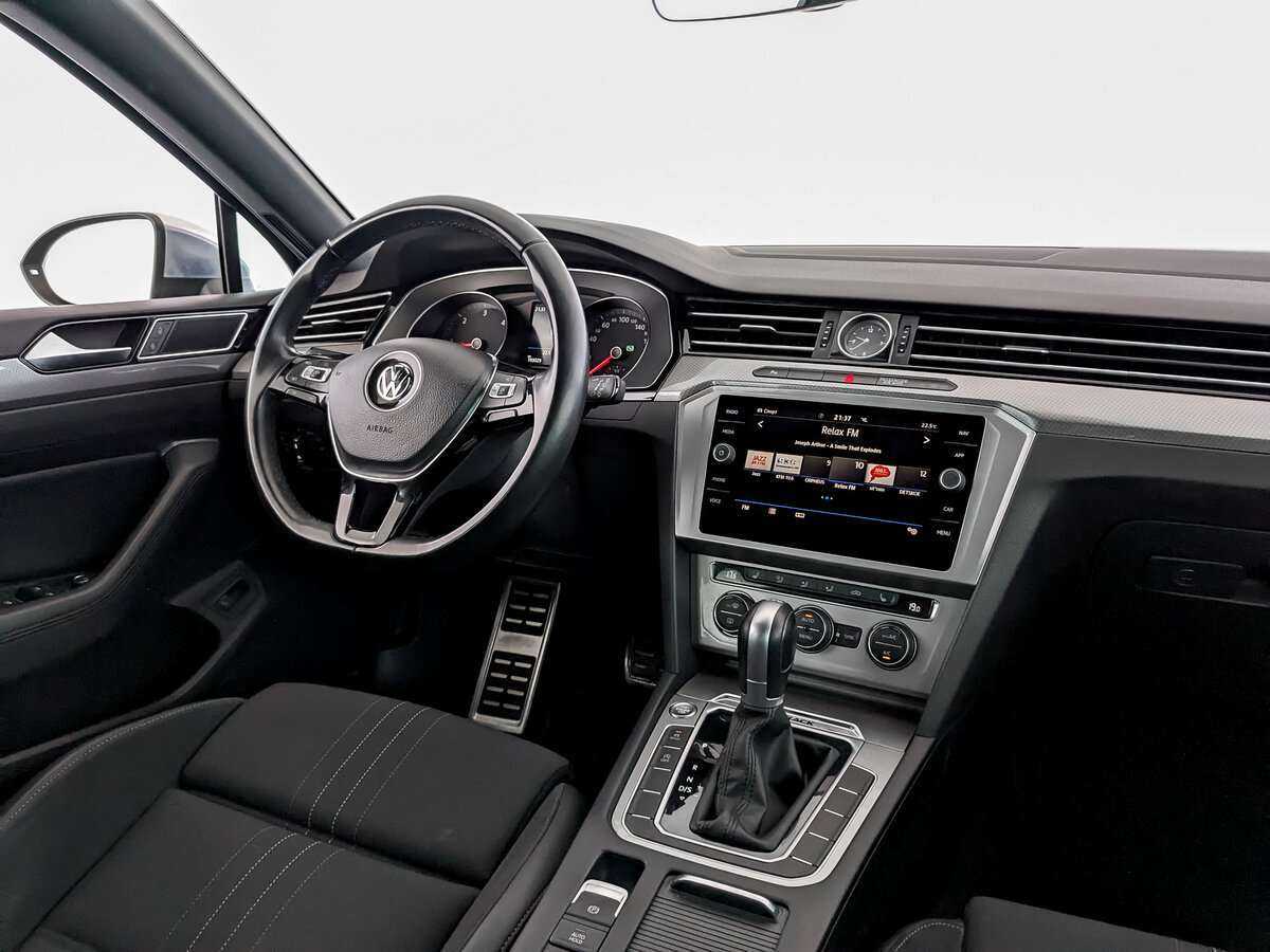 Volkswagen Passat 2018 года с пробегом. Фото: #28