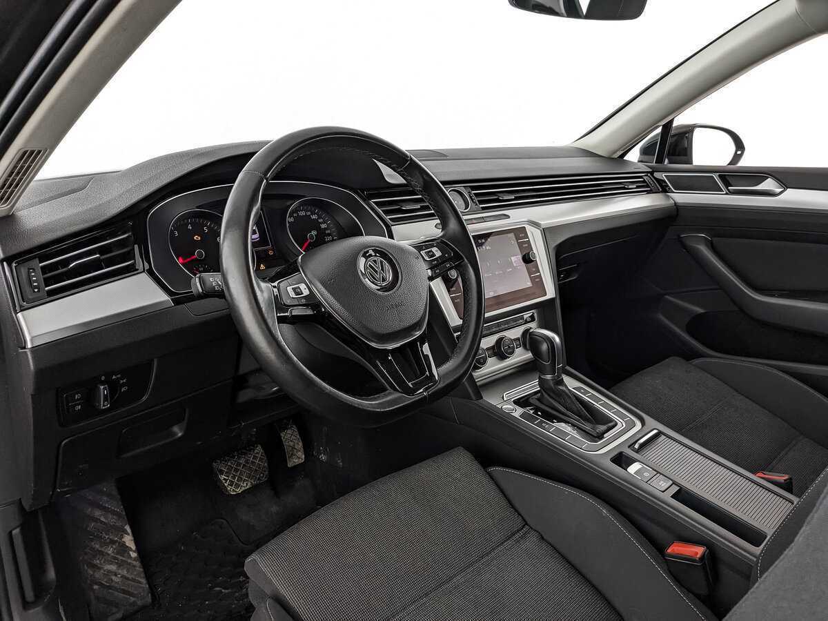 Volkswagen Passat 2018 года с пробегом. Фото: #10
