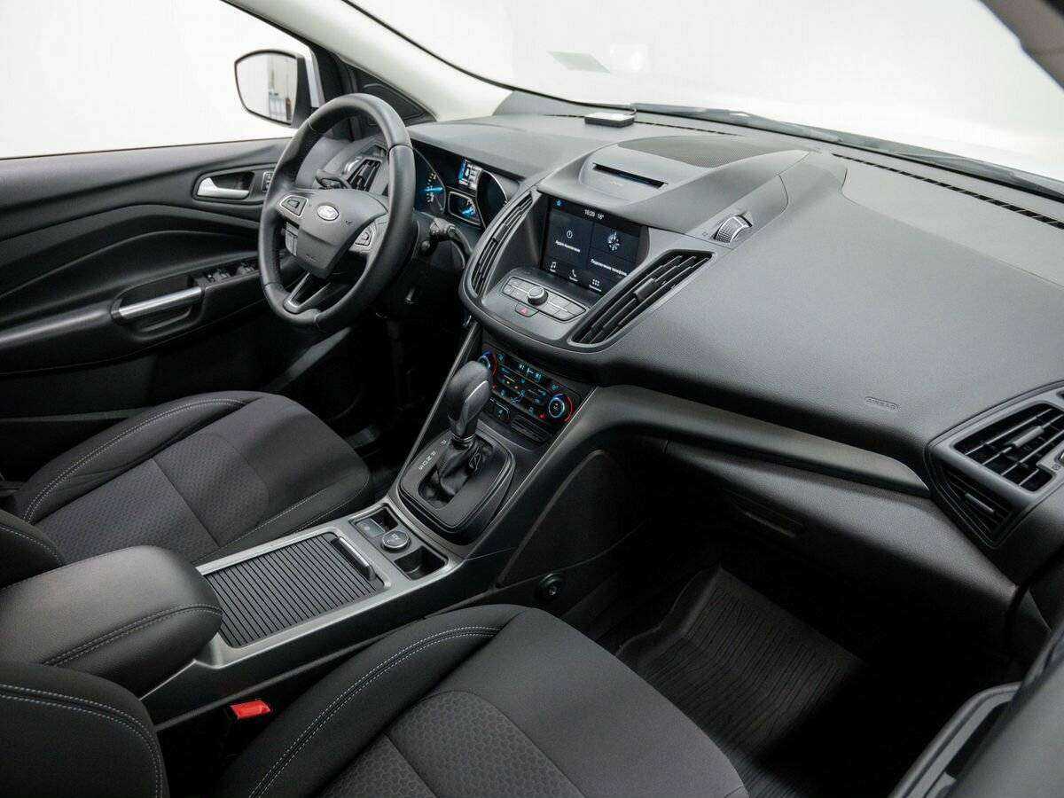 Ford Kuga 2017 года с пробегом. Фото: #7