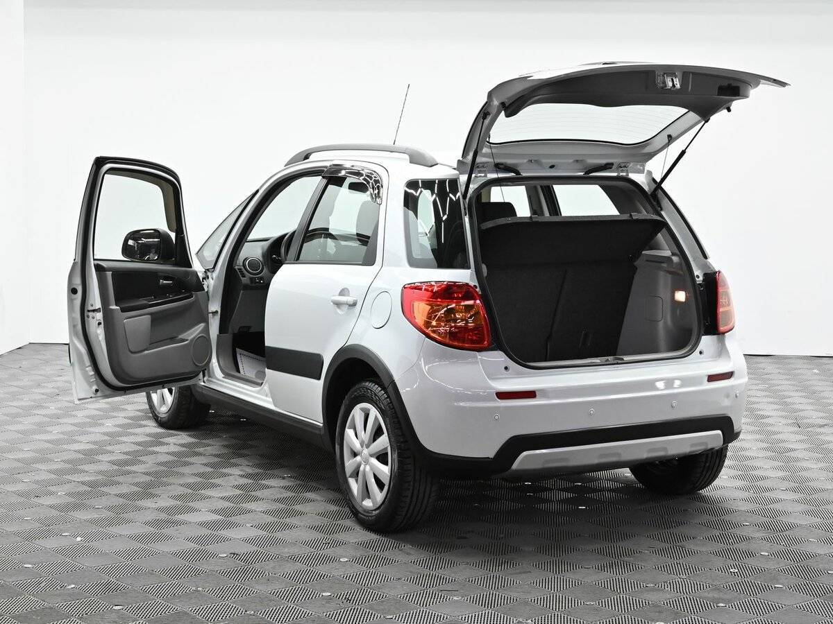 Suzuki SX4 2013 года с пробегом. Фото: #4