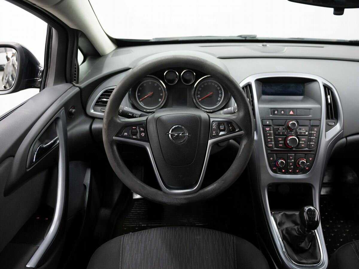 Opel Astra 2013 года с пробегом. Фото: #12