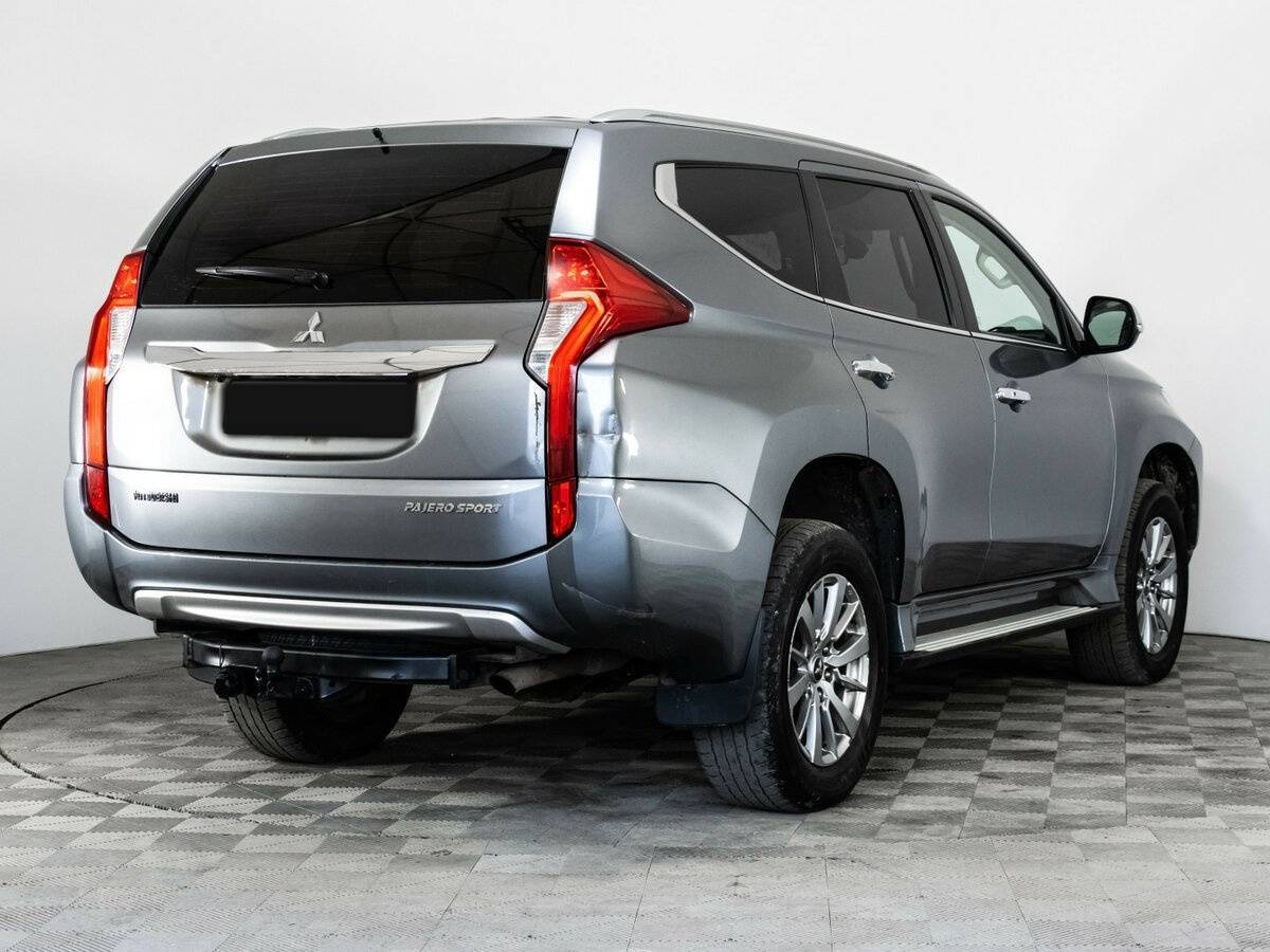 Mitsubishi Pajero Sport 2017 года с пробегом. Фото: #3