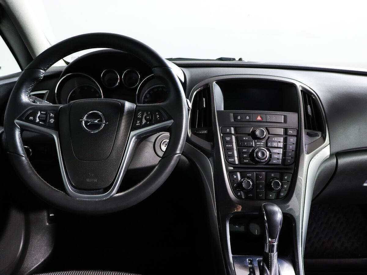Opel Astra 2012 года с пробегом. Фото: #9