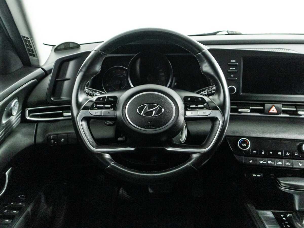 Hyundai Elantra 2021 года с пробегом. Фото: #16