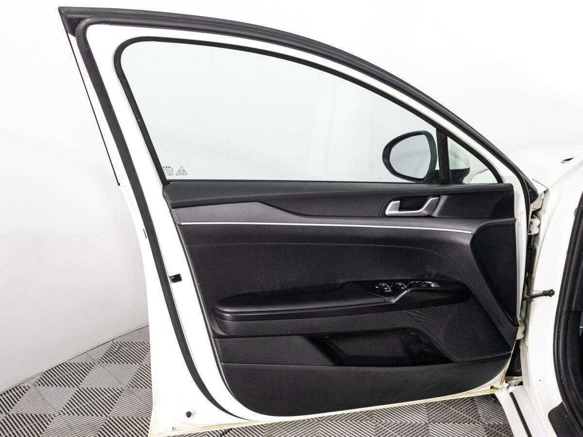 Kia K5 2022 года с пробегом. Фото: #23