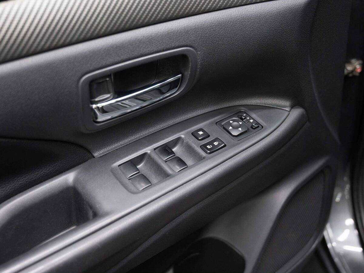 Mitsubishi Outlander 2013 года с пробегом. Фото: #18