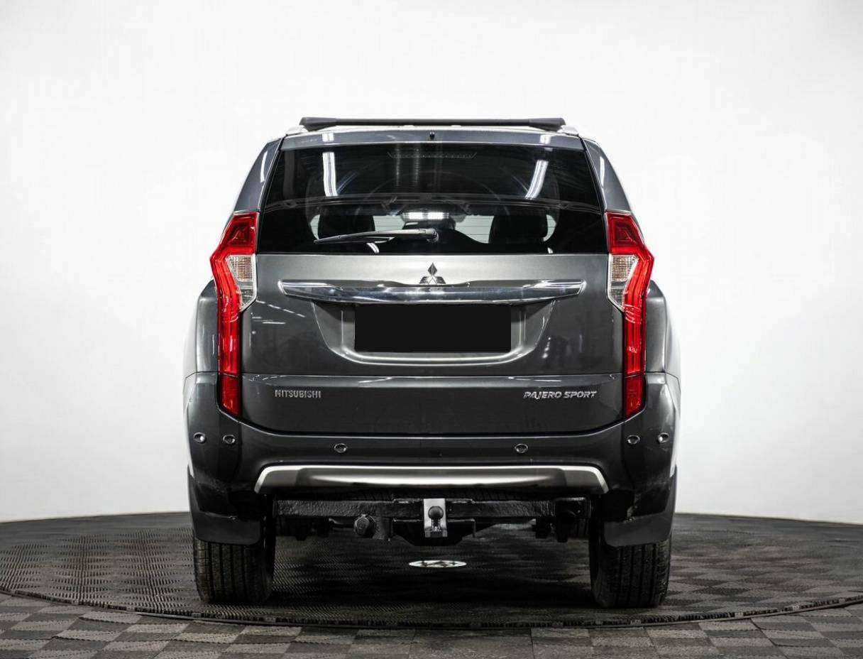 Mitsubishi Pajero Sport 2018 года с пробегом. Фото: #4