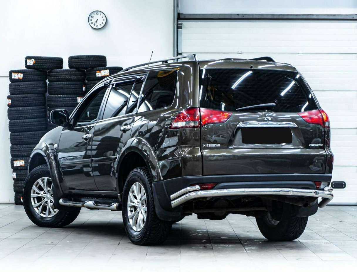 Б/У Митсубиши Паджеро Спорт 2014 года. Фото: #3