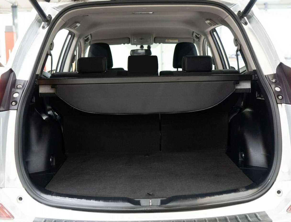 Toyota RAV4 2016 года с пробегом. Фото: #7