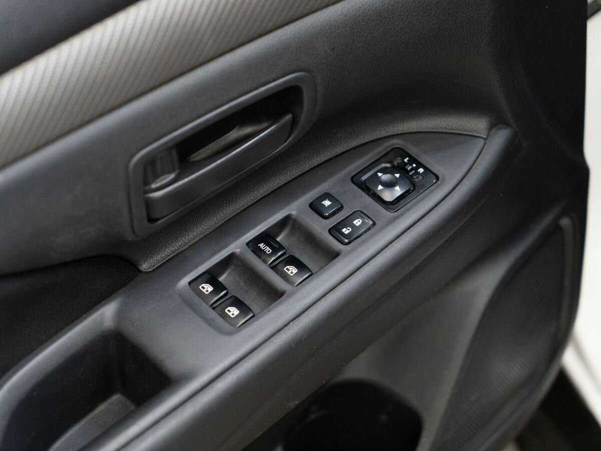 Mitsubishi Outlander 2015 года с пробегом. Фото: #15
