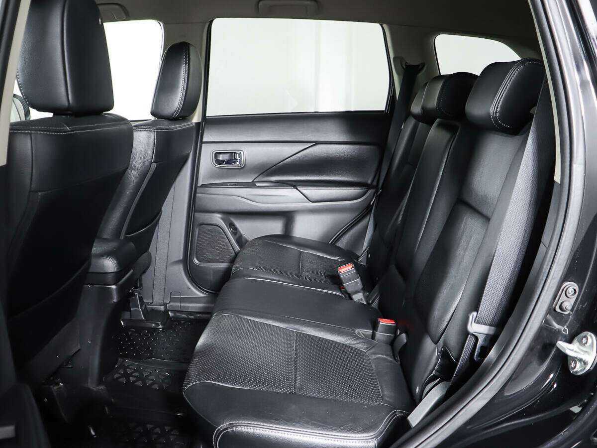 Mitsubishi Outlander 2012 года с пробегом. Фото: #10