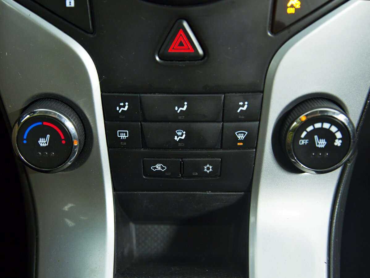 Б/У Шевроле Круз 2013 года. Фото: #16