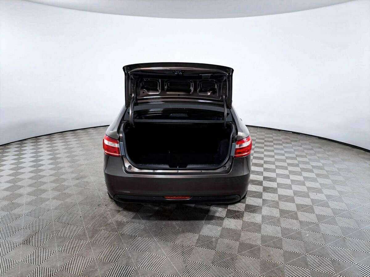 Б/У Лада (ВАЗ) Веста 2018 года. Фото: #9