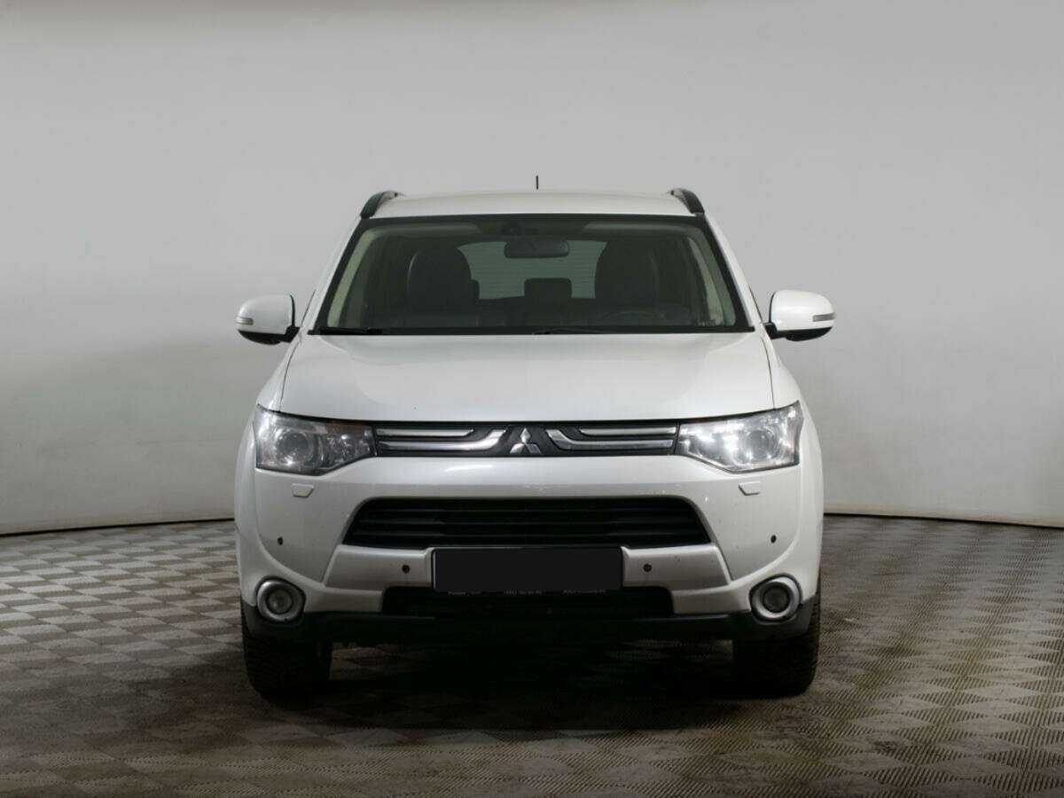 Mitsubishi Outlander 2013 года с пробегом. Фото: #1